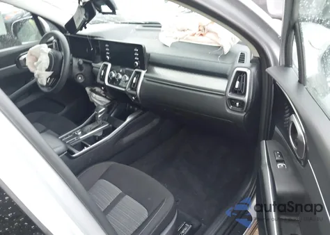 2021 Kia Sorento Lx z USA, uszkodzony, nr VIN 5XYRG4LC4MG004990